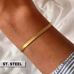 ⚜️𝟯𝟬%𝗢𝗙𝗙 𝗯𝘂𝗻𝗱𝗹𝗲𝘀 𝟯+⚜️ NEW Herringbone Stainless Steel Bracelet